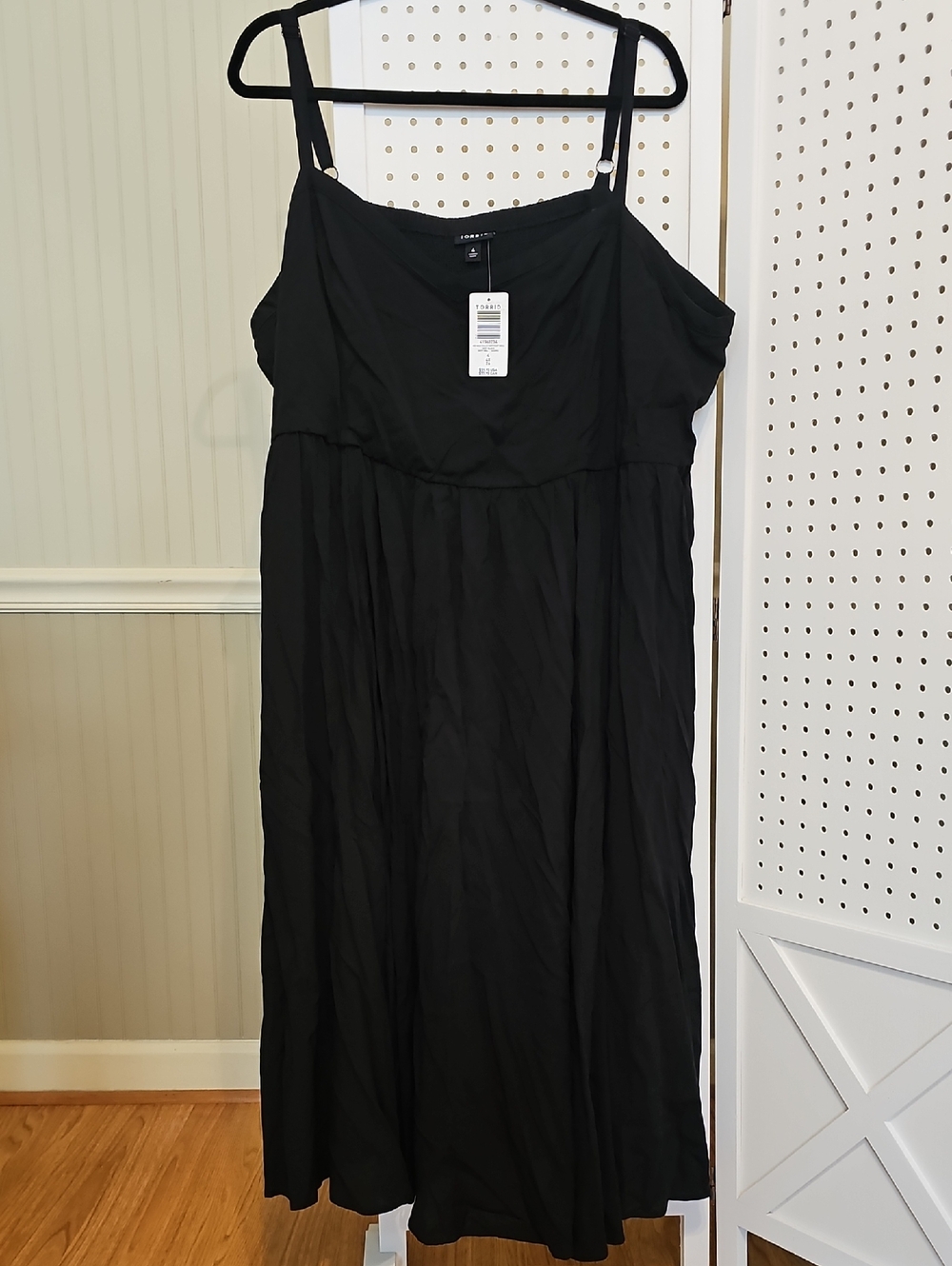 NWT Plus Size Torrid 4 Solid Black Challis Sweetheart Midi Dress - Picture 5 of 7